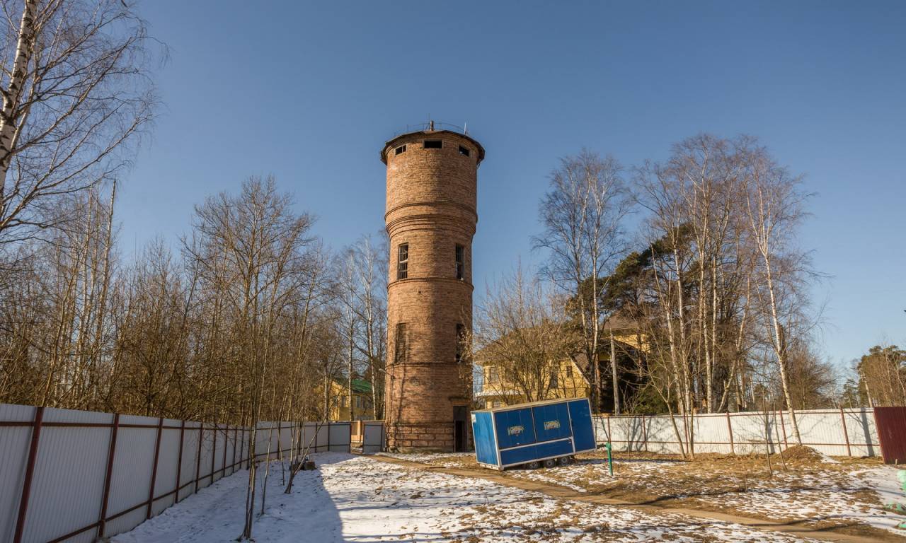 На городские торги за бывшую водонапорную башню в Ольгино пришли 33 инвестора